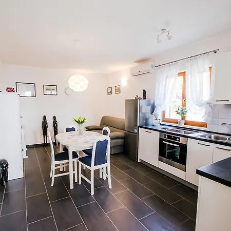 Toni Appartamento Vinišće